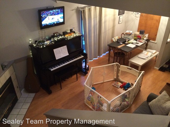 Foto del edificio - 2788 Beechwood Knolls