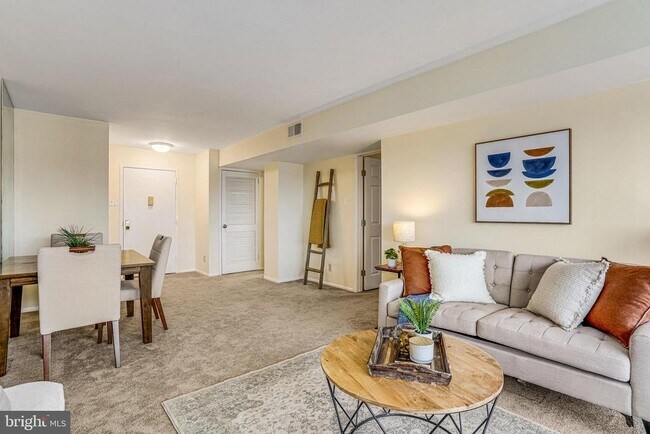 Foto del edificio - 5340 Holmes Run Pkwy