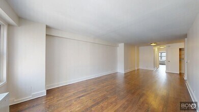 Building Photo - 220 E 63rd St