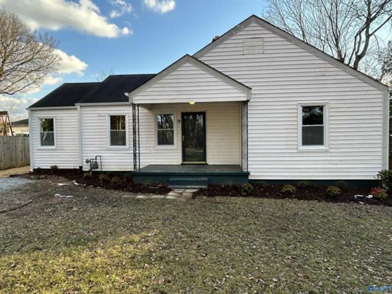 Foto principal - 4011 Pine Ave SW