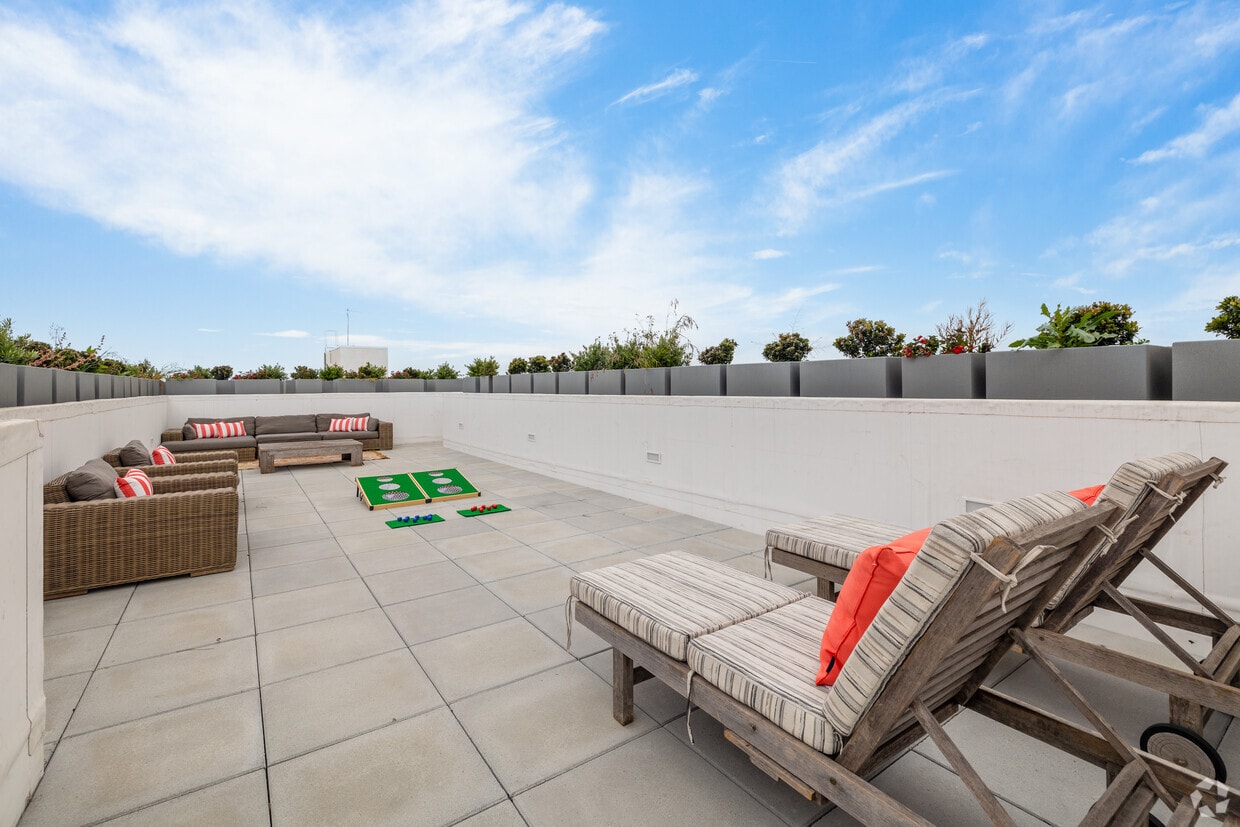 Brynhurst Apartments - 6559 Brynhurst Ave Los Angeles, CA 90043 ... - Upscale Bedroom Apartments In Sf With Rooftop Deck