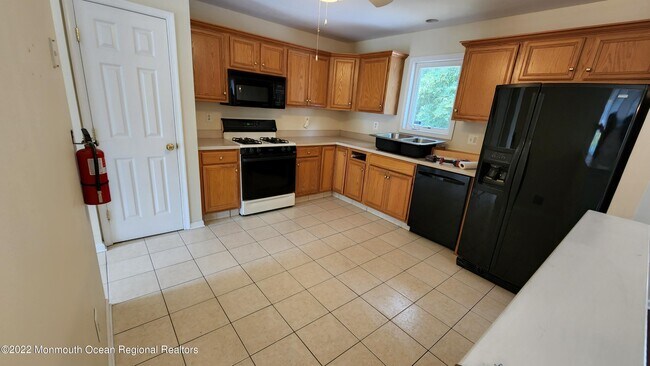 Building Photo - 1512 Bismarck St