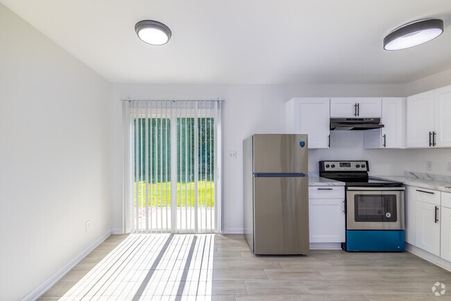 2BR, 1.5BA - 1,103SF - Kitchen - Pinewood Trace