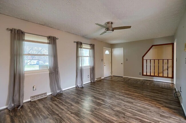 Foto del edificio - 4343 Jermoore Rd