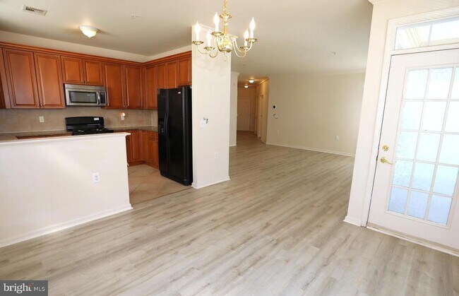 Building Photo - 611 Masterson Ct