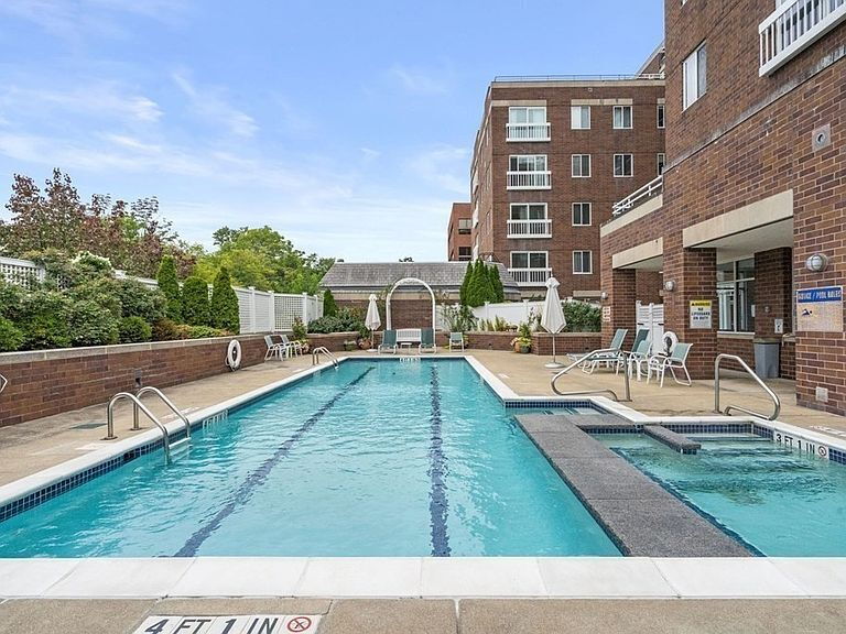 "Spacious 2-Bed Retreat with Granite Touches & Pool Access in Cambridge's Heart!" - "Spacious 2-Bed Retreat with Granite Touches & Pool Access in Cambridge's Heart!"
