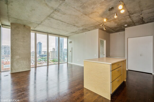 Foto del edificio - 659 W Randolph St
