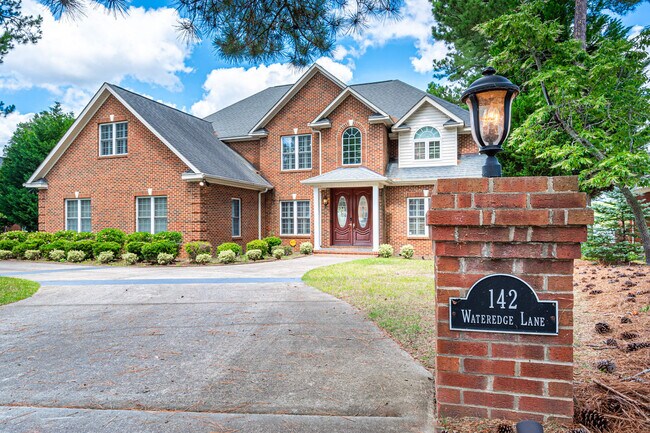 Foto del edificio - 142 Wateredge Ln
