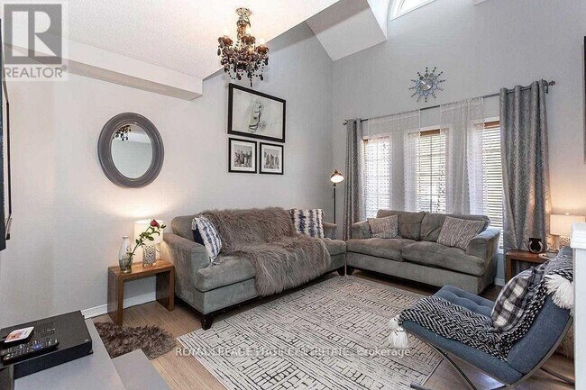Photo du bâtiment - 65 Giraffe Ave