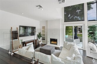 Building Photo - 4625 Park Mirasol