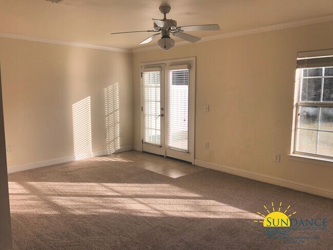 Building Photo - Great 2 Bedroom Townhouse in Crestview