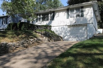 Building Photo - 2511 N 70th Ave