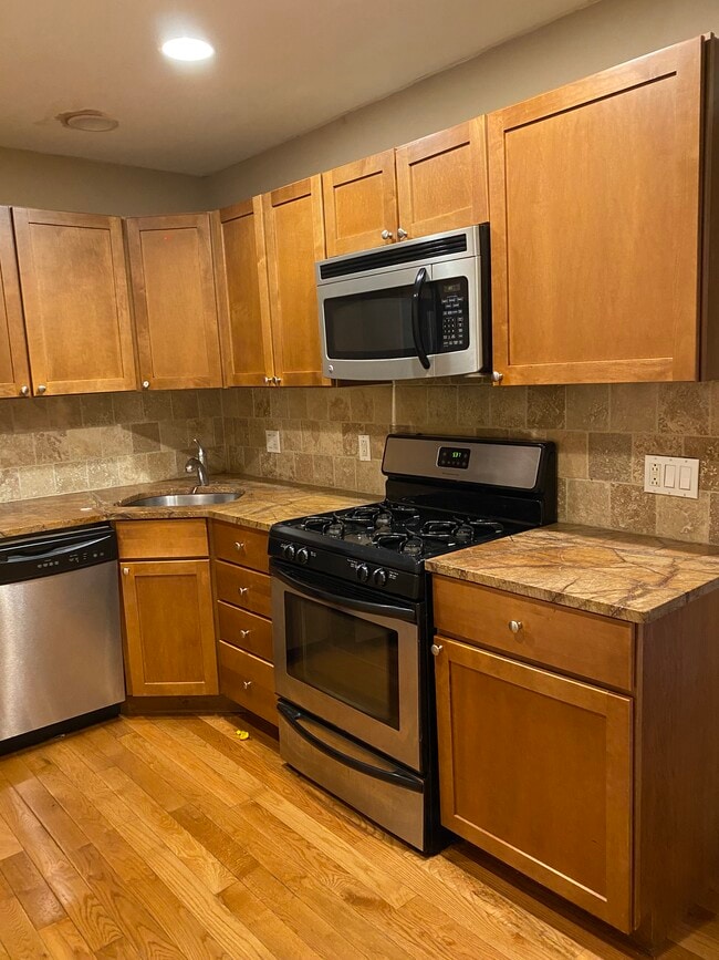 Building Photo - 1838 S 10th St