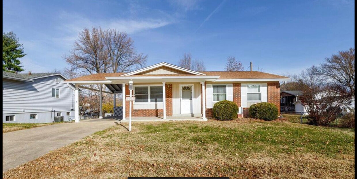 12071 Weshire Plz, Maryland Heights, MO 63043 House for Rent in