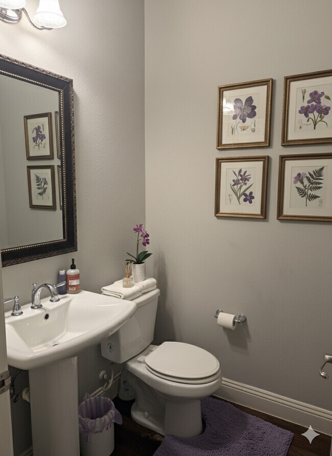 Foto del edificio - 557 Reale Dr