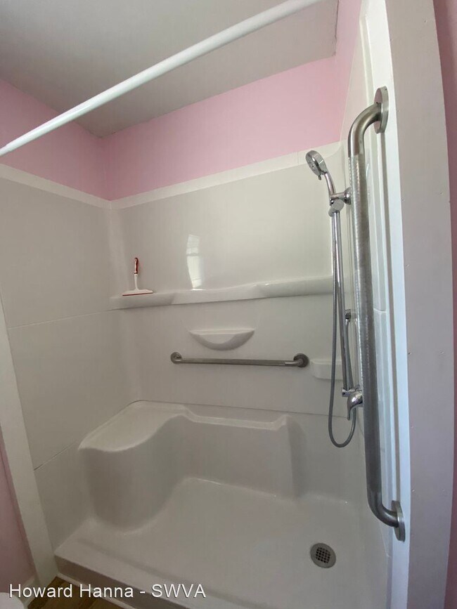 Building Photo - 2 br, 1 bath House - 2517 Maiden Lane SW