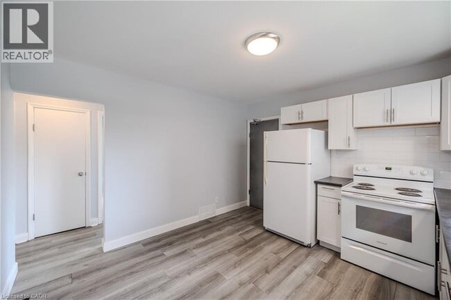 Photo du bâtiment - 102 Sydney St N