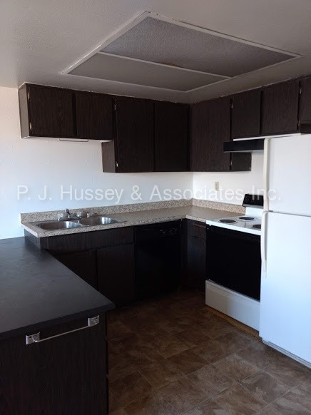 Building Photo - 2 BD 1.5 BA near 53rd Ave & Campbell Rd