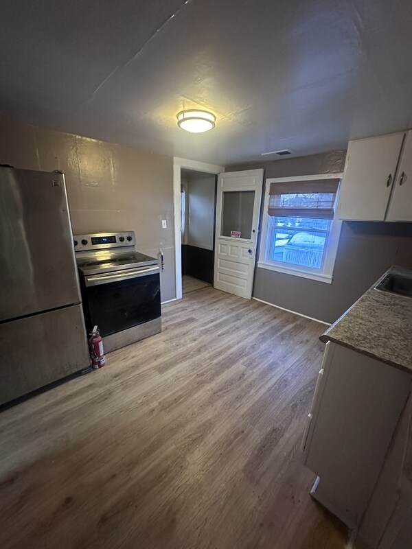 Foto del edificio - 2114 W 40th St