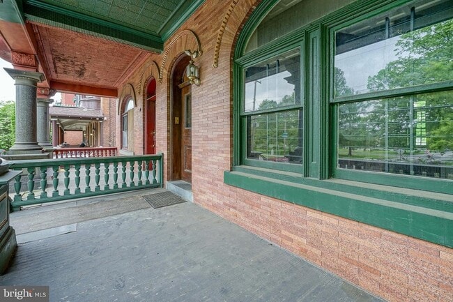 Building Photo - 4250 parkside ave