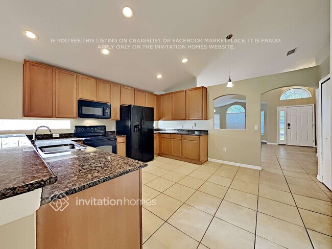 Building Photo - 1260 Creekview Ct