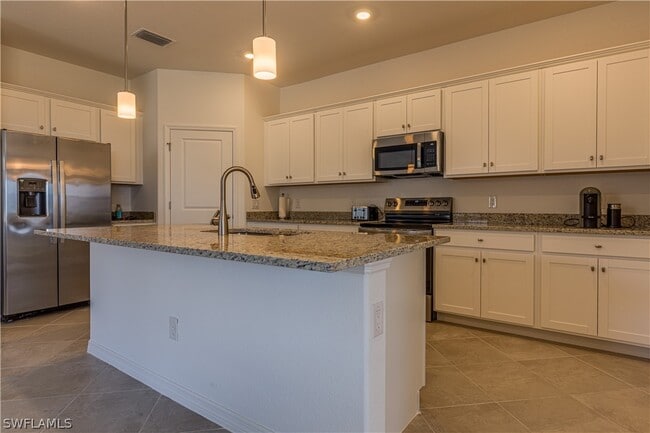 Foto del edificio - 14845 Palamos Cir