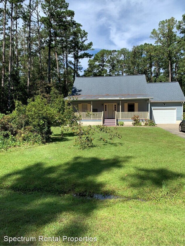 Primary Photo - 4 br, 2 bath House - 741 Comet Drive