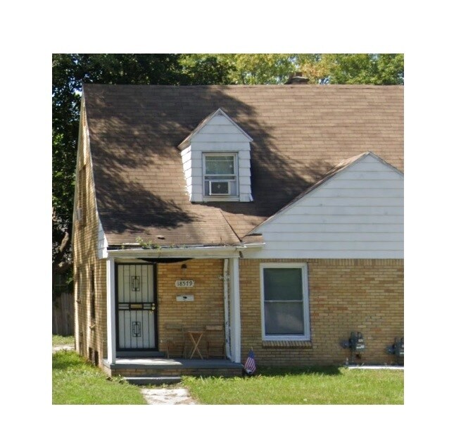 Primary Photo - 18579 Evergreen Rd