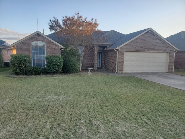 Photo - 1001 BROOKHAVEN DR House