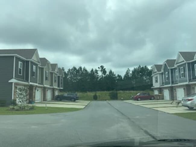 Building Photo - Townhome for Rent