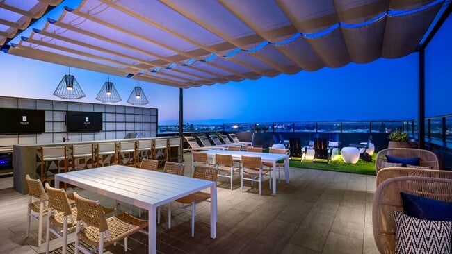 Salón en la azotea - The Row at Red Hill