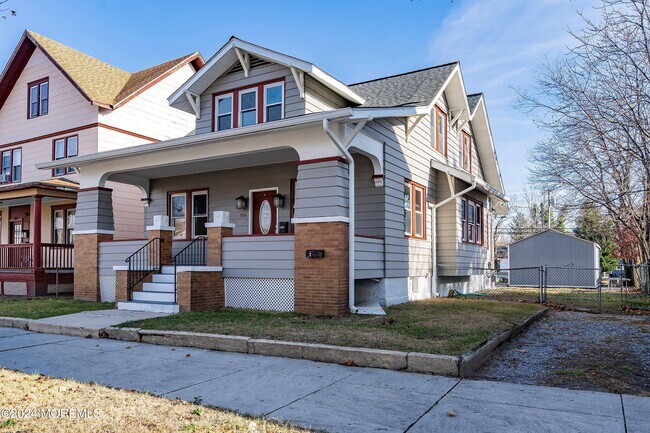 Building Photo - 154 Buffalo Ave