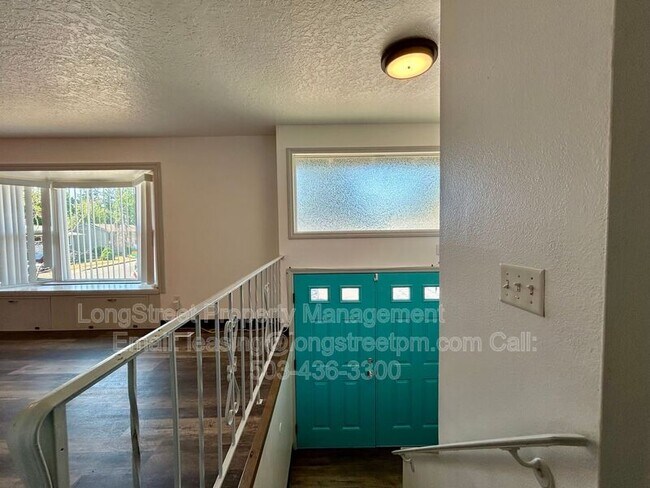 Foto del edificio - 794 SW Orchard Pl