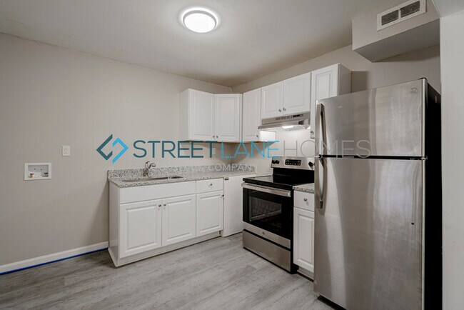 Foto del edificio - NOW OFFERING $250 OFF FIRST FULL MONTH IF ...