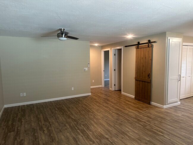 sala de estar - 100 Maple St