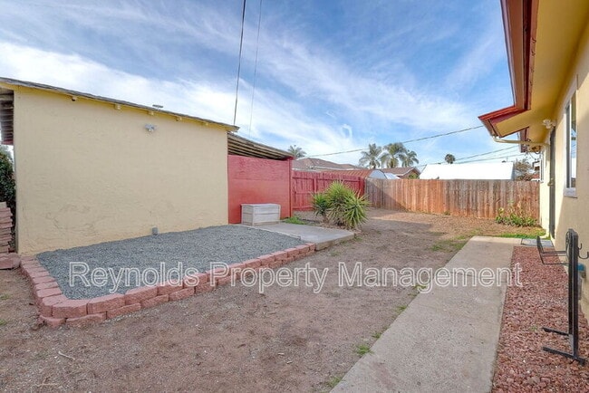 Foto del edificio - 3341 Chamoune Ave