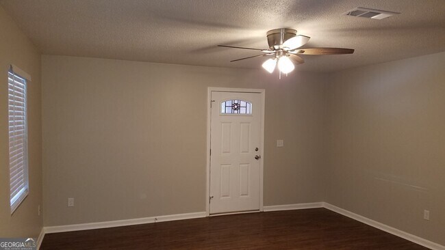 Building Photo - 519 Palisade Dr