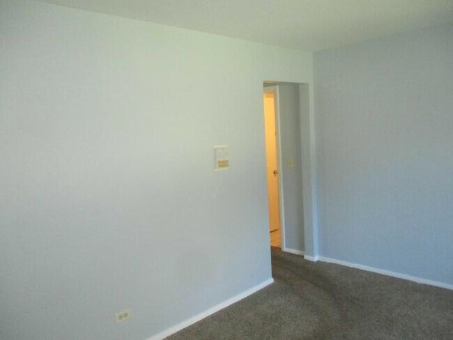 Building Photo - 2 bedroom in Zion IL 60099