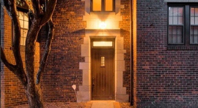 Foto del edificio - Spacious Two Bedroom Condo in Blackstone!