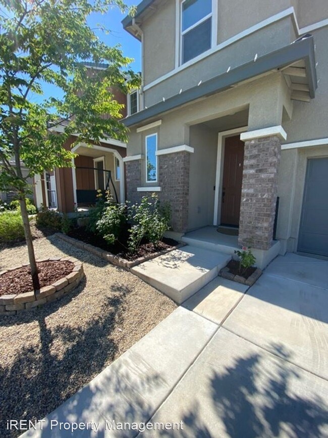 Building Photo - 4 br, 2.5 bath House - 1416 Cheetah St