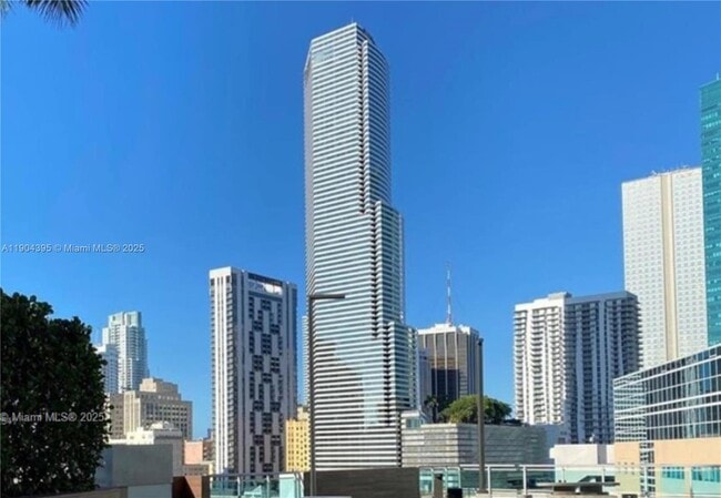 Foto del edificio - 350 S Miami Ave
