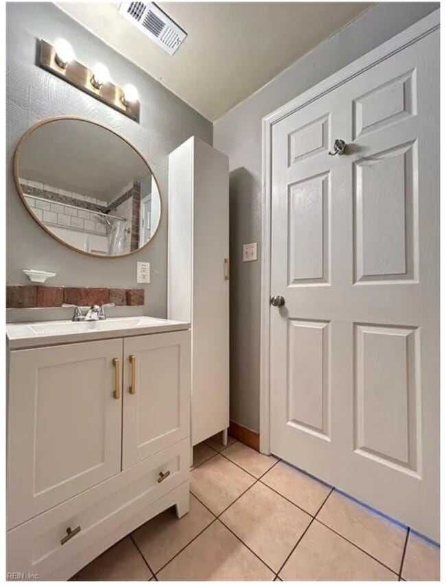 Foto del edificio - 400 Jamestown Ave