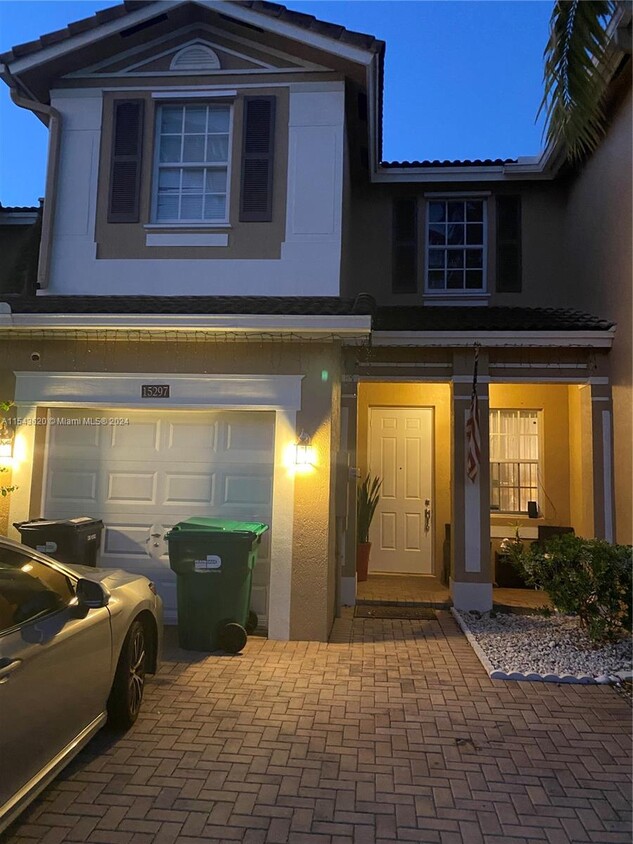 Foto principal - 15297 SW 119th Ter