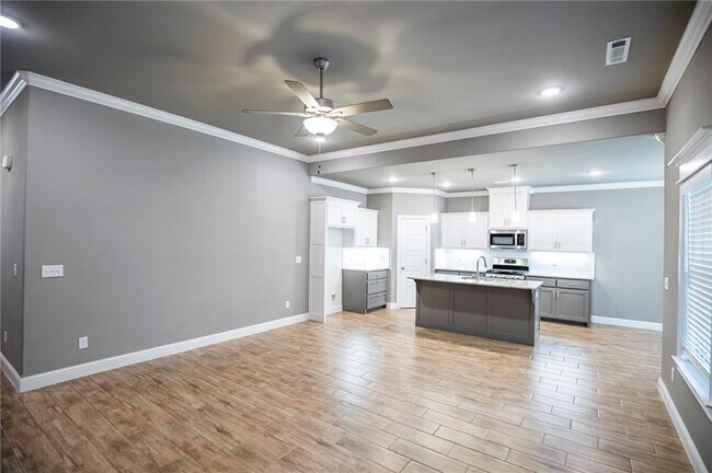 Building Photo - 1025 Kimball Ln