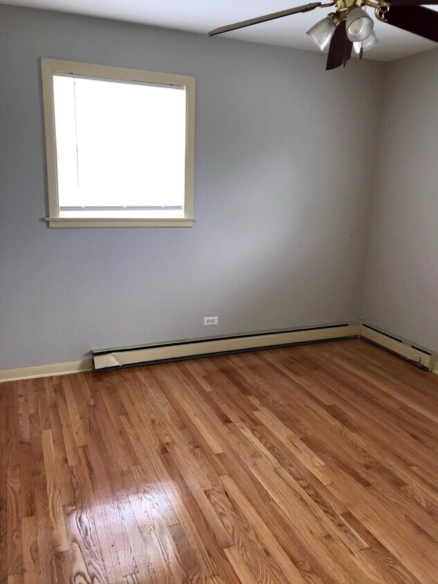 Bedroom - 11005 S Lloyd Dr