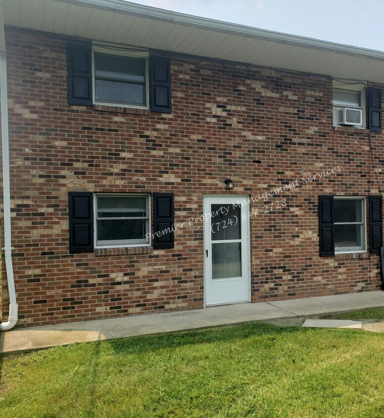 Foto del edificio - 536 Center Grange Rd