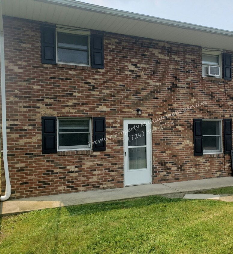 Building Photo - 536 Center Grange Rd