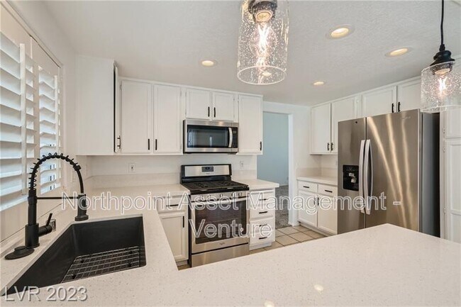 Foto del edificio - 7604 Botany Bay Dr