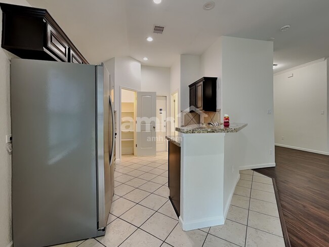 Building Photo - 232 Country Crossing Cir