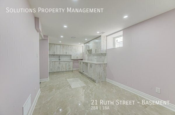 Photo du bâtiment - ? Spacious & Updated 2-Bedroom Basement Apartment ?